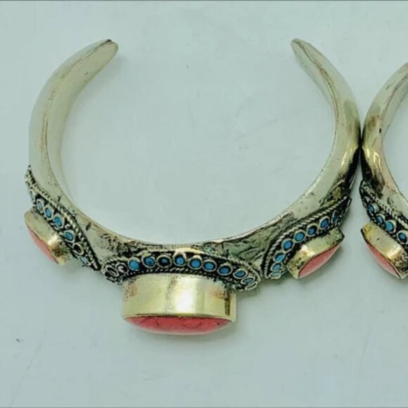 SingleTribal Coral Stones Cuff Bracelet With Turquoise Beads, Handmade Coral - Picture 9 of 15